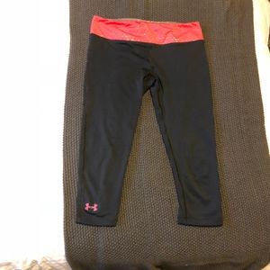Under Armour cropped heat gear leggings